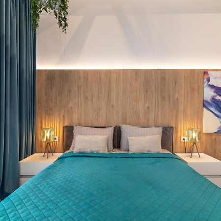 Stylish 1 Bedroom Studio Near Most City Dnipro Dış mekan fotoğraf