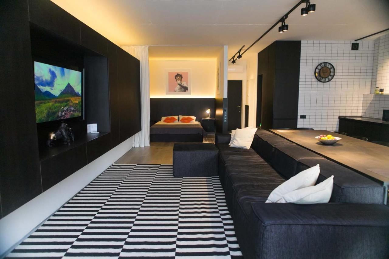 Stylish 1 Bedroom Studio Near Most City Dnipro Dış mekan fotoğraf