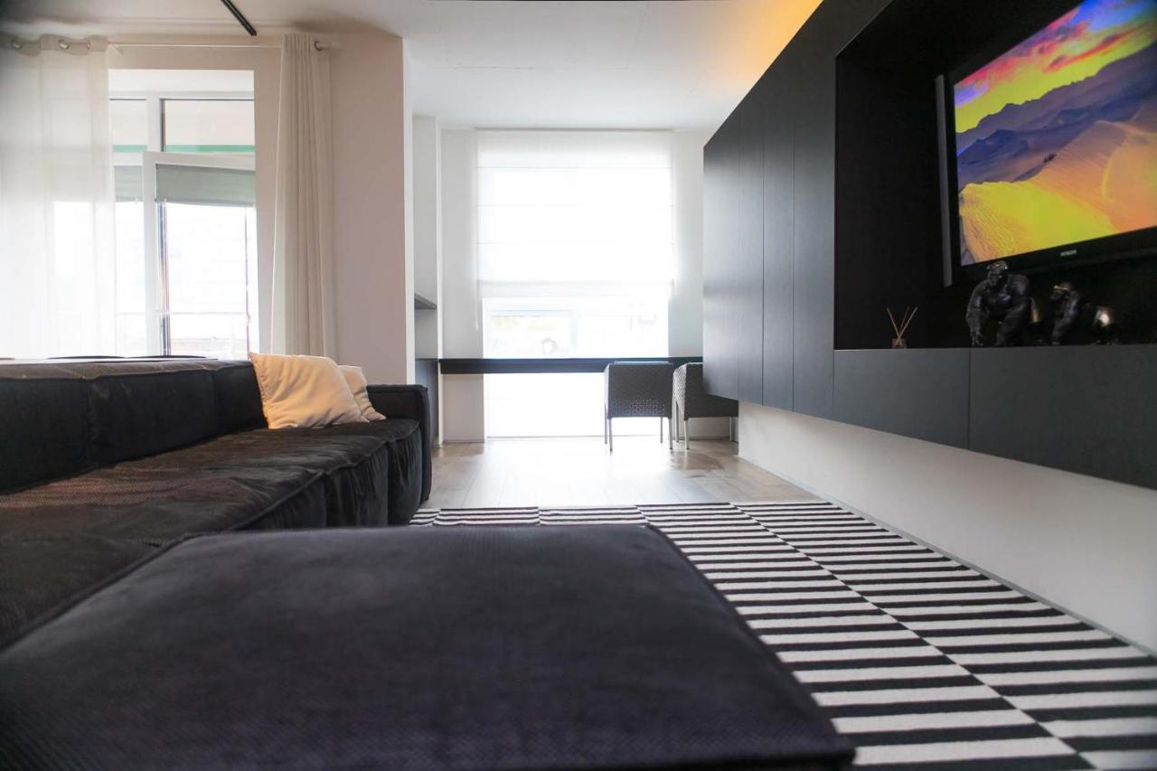 Stylish 1 Bedroom Studio Near Most City Dnipro Dış mekan fotoğraf