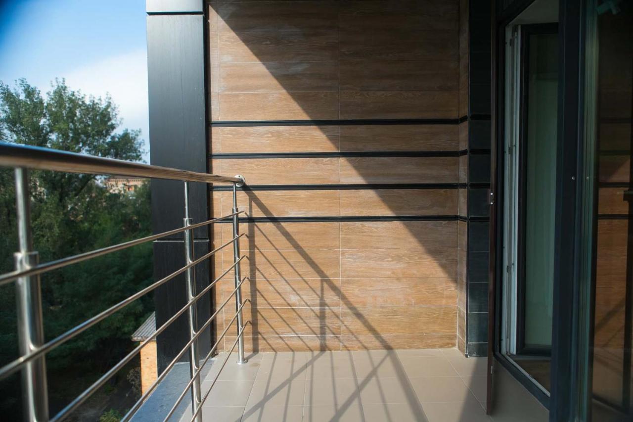 Stylish 1 Bedroom Studio Near Most City Dnipro Dış mekan fotoğraf