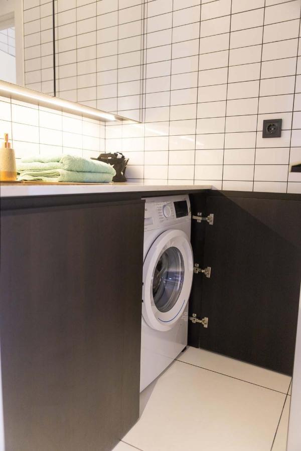 Stylish 1 Bedroom Studio Near Most City Dnipro Dış mekan fotoğraf
