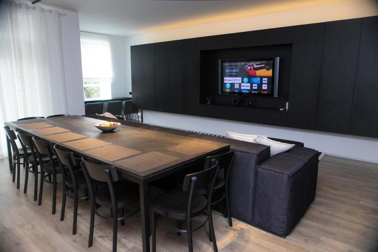 Stylish 1 Bedroom Studio Near Most City Dnipro Dış mekan fotoğraf