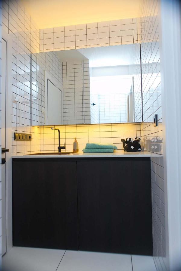 Stylish 1 Bedroom Studio Near Most City Dnipro Dış mekan fotoğraf
