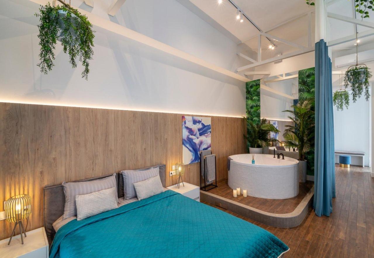 Stylish 1 Bedroom Studio Near Most City Dnipro Dış mekan fotoğraf